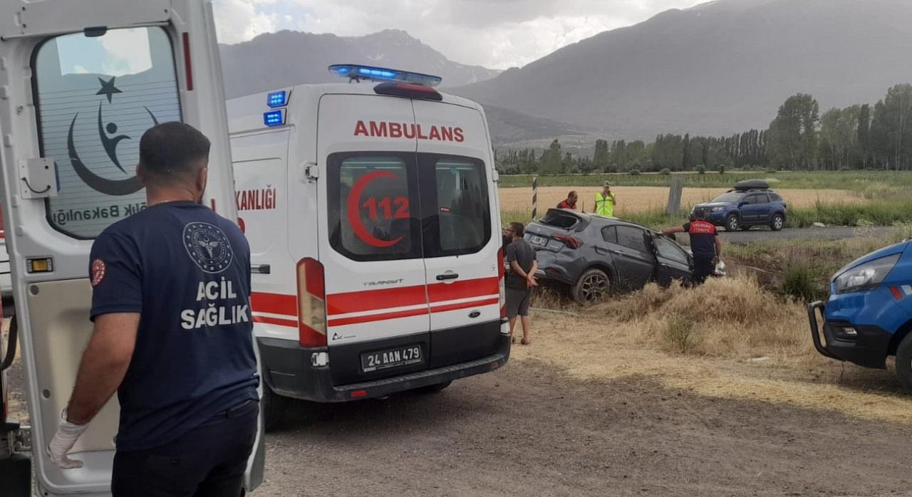 Erzincan'da sulama kanalına düşen araçtaki 5 kişi yaralandı